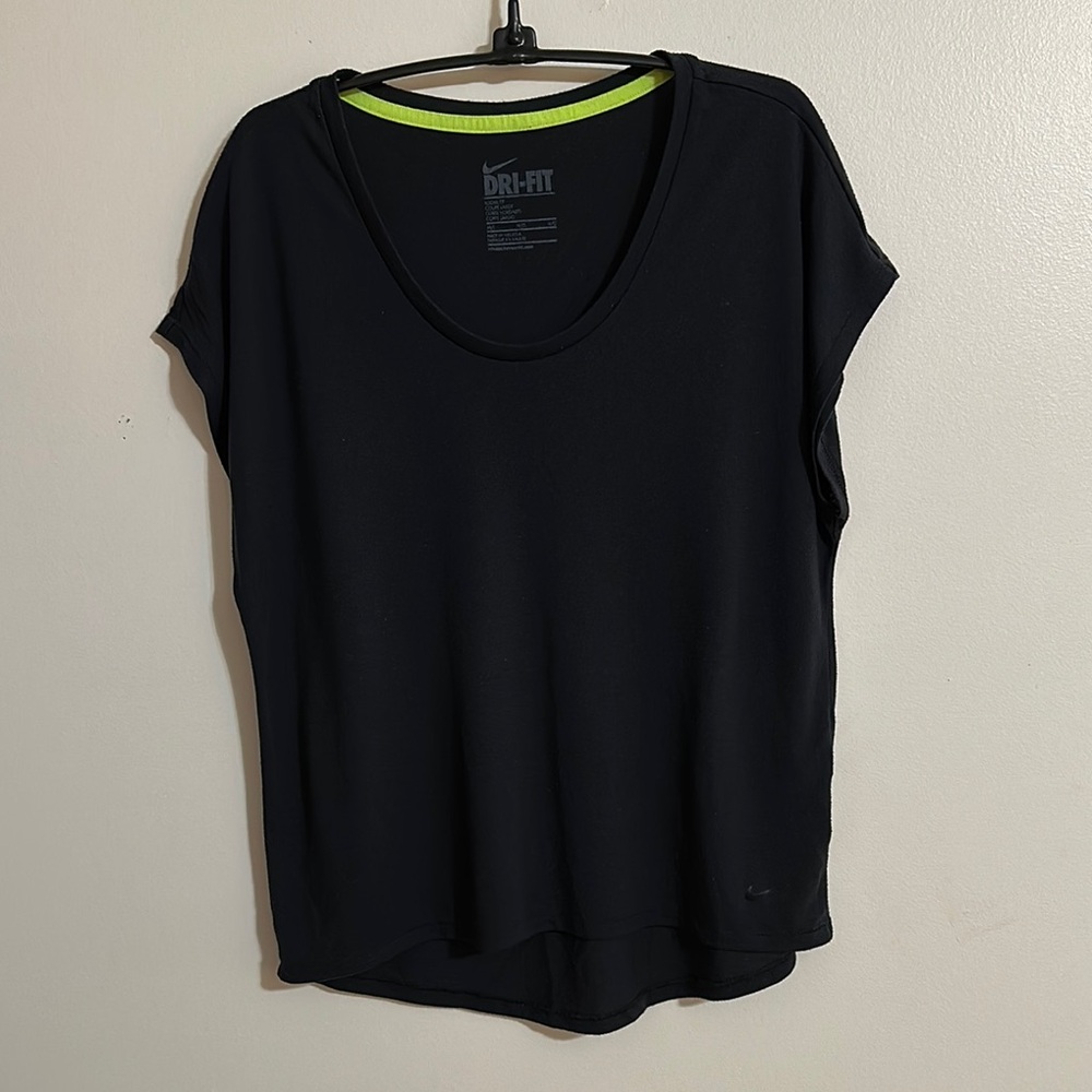 Nike Black and Yellow Relaxed Short Sleeve Tee